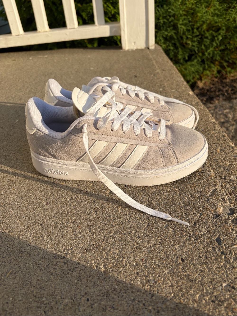 Adidas Women's Light Gray Grand Court Alpha sneaker
